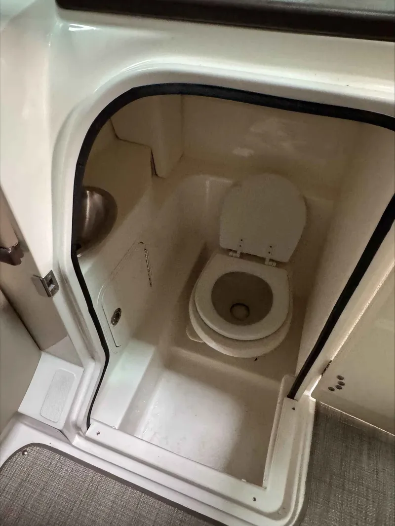 Slide: The Image of Sea Ray 270 SLX 2013 - 14