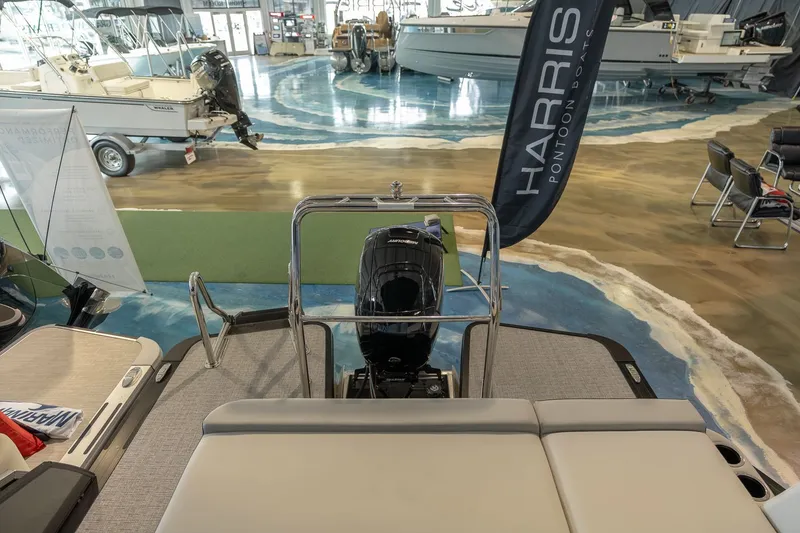 Slide: The Image of Harris Cruiser 230 2026 - 28