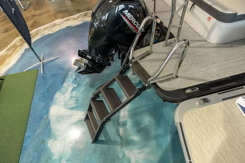 Slide: The Image of Harris Cruiser 230 2026 - 29