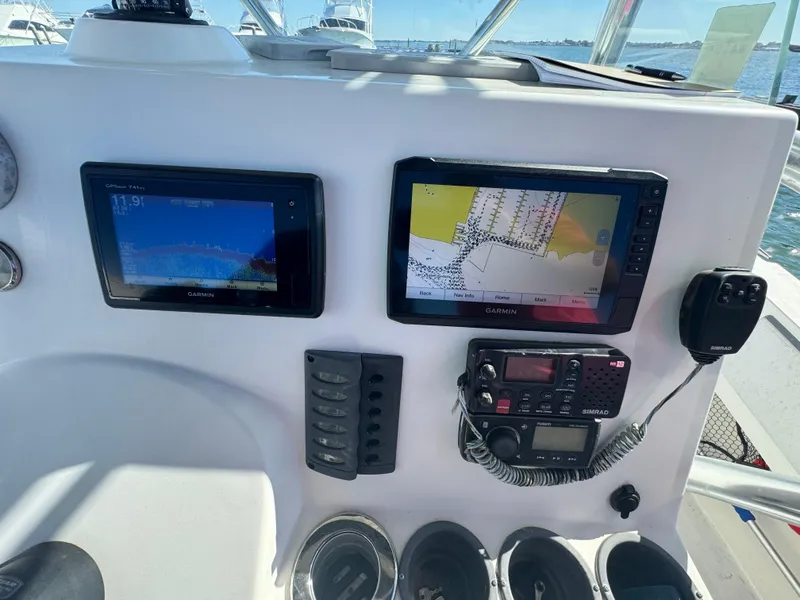 Slide: The Image of Coastal Coastal 23 Center Console 2015 - 10