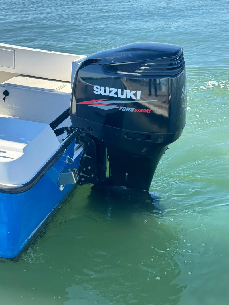 Slide: The Image of Coastal Coastal 23 Center Console 2015 - 6