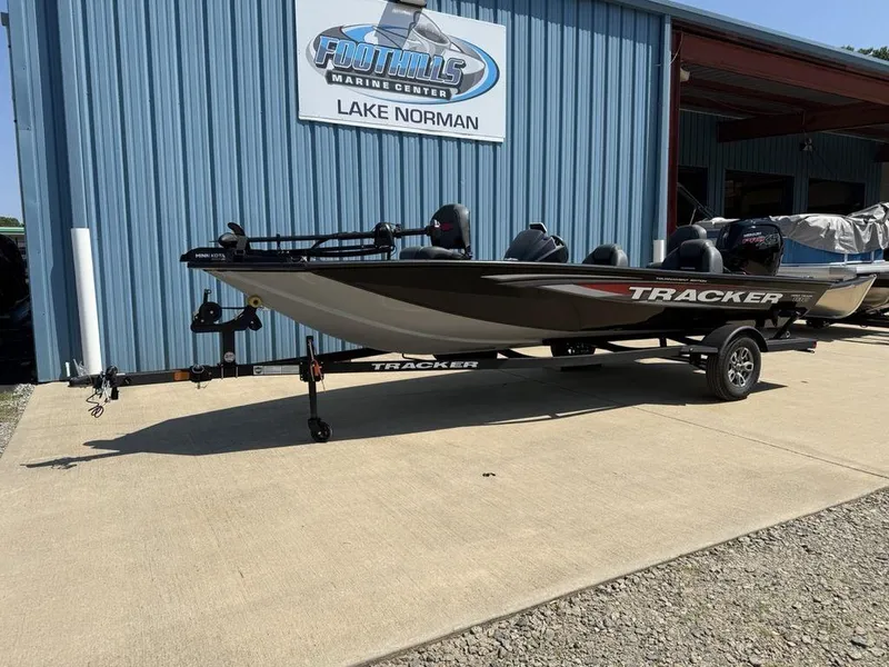 Slide: The Image of 2025 Tracker Pro Team 190 boat at Foothills Marine Center, Lake Norman. - 4