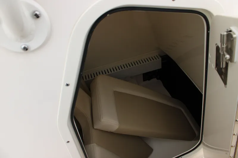 Slide: The Image of Boston Whaler 230 Outrage 2026 - 13