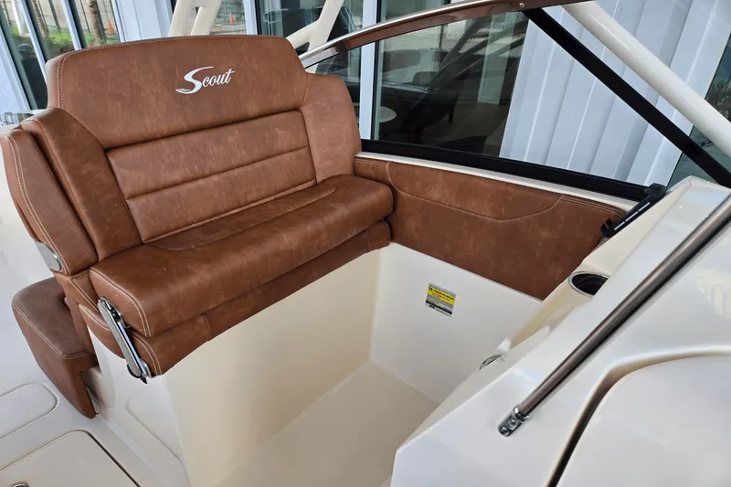 Slide: The Image of Scout 255 Dorado 2026 - 21