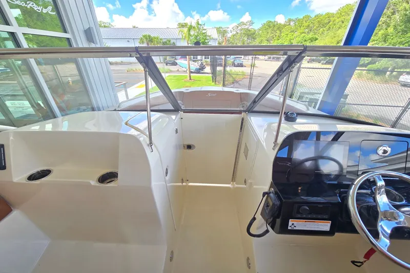 Slide: The Image of Scout 255 Dorado 2026 - 29