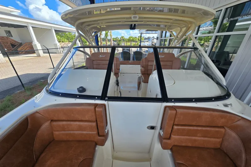 Slide: The Image of Scout 255 Dorado 2026 - 35