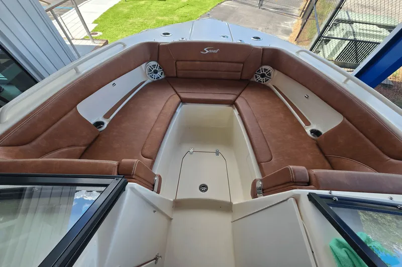 Slide: The Image of Scout 255 Dorado 2026 - 36
