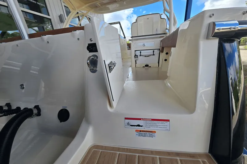 Slide: The Image of Scout 255 Dorado 2026 - 4