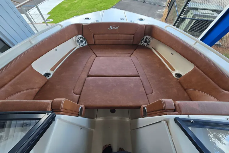 Slide: The Image of Scout 255 Dorado 2026 - 40