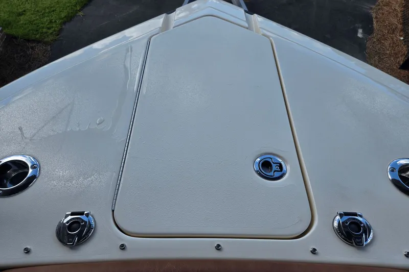 Slide: The Image of Scout 255 Dorado 2026 - 41