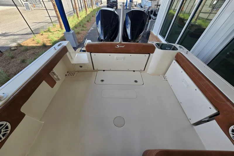Slide: The Image of Scout 255 Dorado 2026 - 5