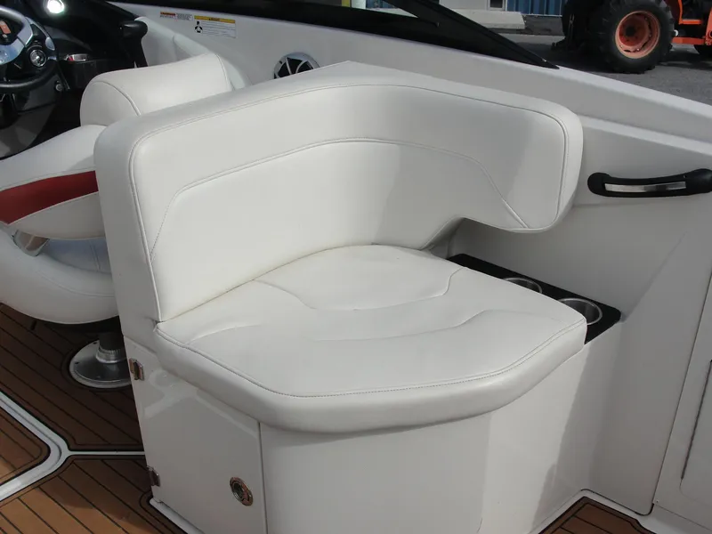 Slide: The Image of White leather seat on 2014 Monterey M5 boat with cup holders and wood flooring. - 25