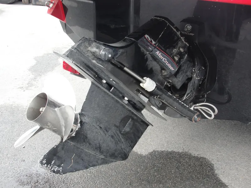 Slide: The Image of 2014 Monterey M5 boat with MerCruiser outdrive and stainless steel propeller. - 48