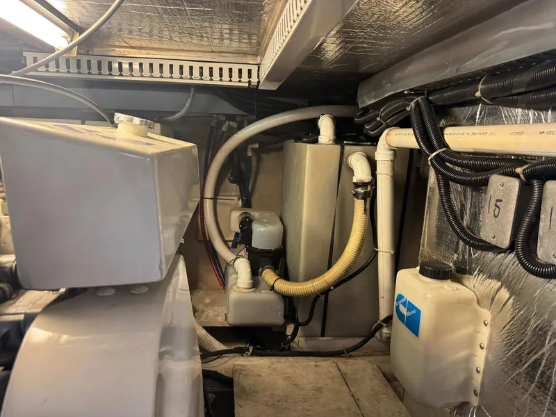 Slide: The Image of Carver Yachts 450 Voyager Pilothouse 2001 - 54