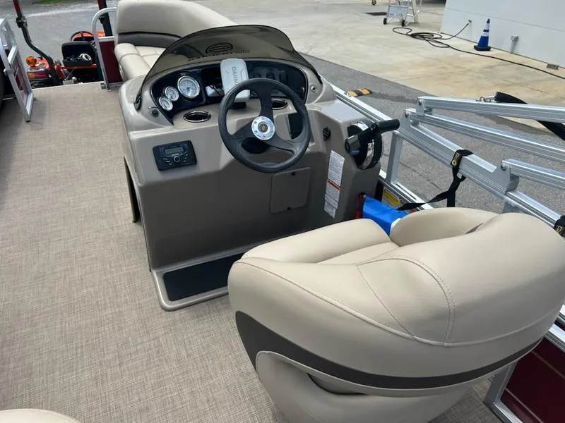 Slide: The Image of Sun Tracker Party Barge 18 DLX 2023 - 13