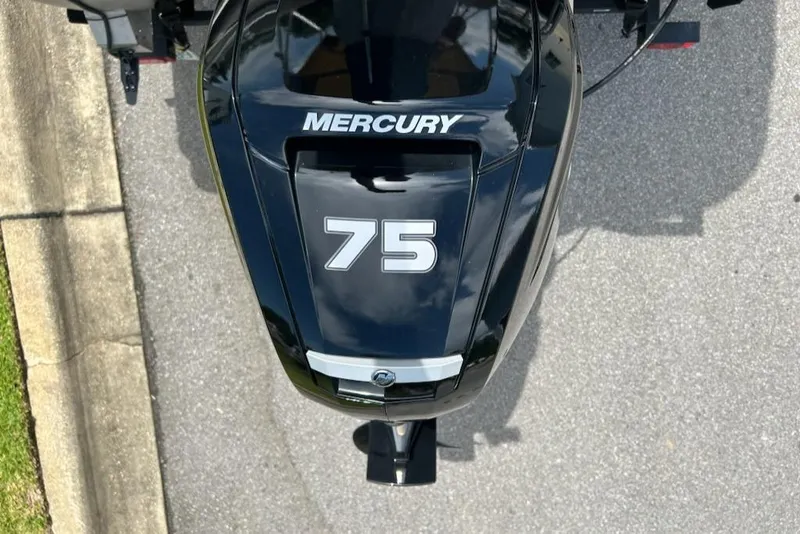 Slide: The Image of Sun Tracker Party Barge 18 DLX 2023 - 23