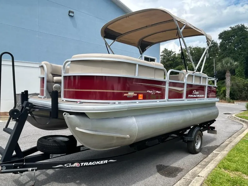 Slide: The Image of Sun Tracker Party Barge 18 DLX 2023 - 6