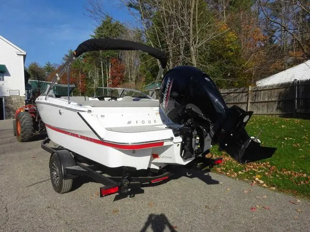 Slide: The Image of Four Winns H1 OB 2024 - 3