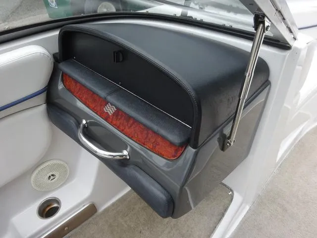 Slide: The Image of Four Winns H210 2010 - 16