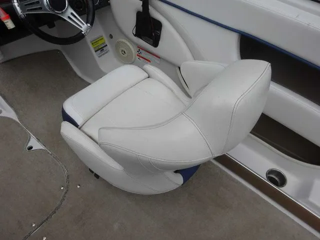 Slide: The Image of Four Winns H210 2010 - 29