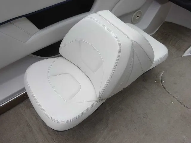 Slide: The Image of Four Winns H210 2010 - 32