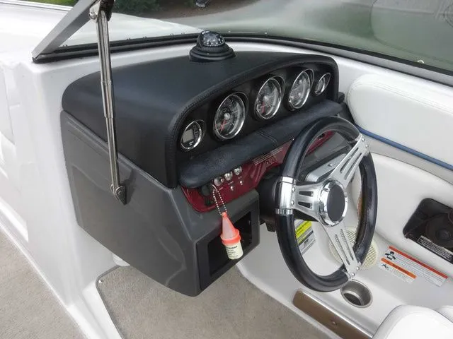 Slide: The Image of Four Winns H210 2010 - 35