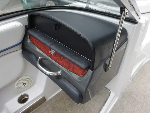 Slide: The Image of Four Winns H210 2010 - 37