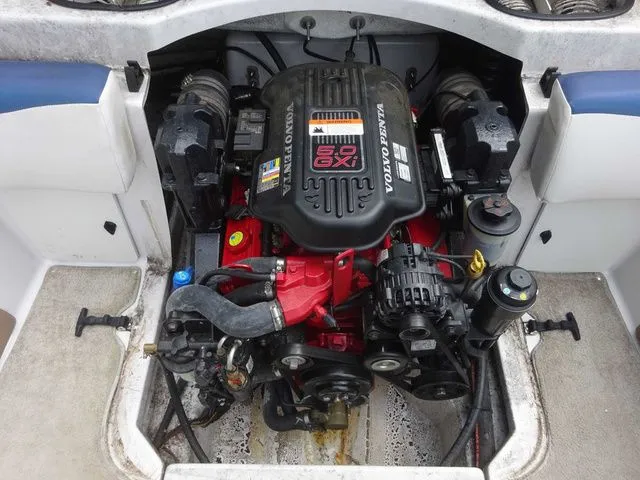 Slide: The Image of Four Winns H210 2010 - 40