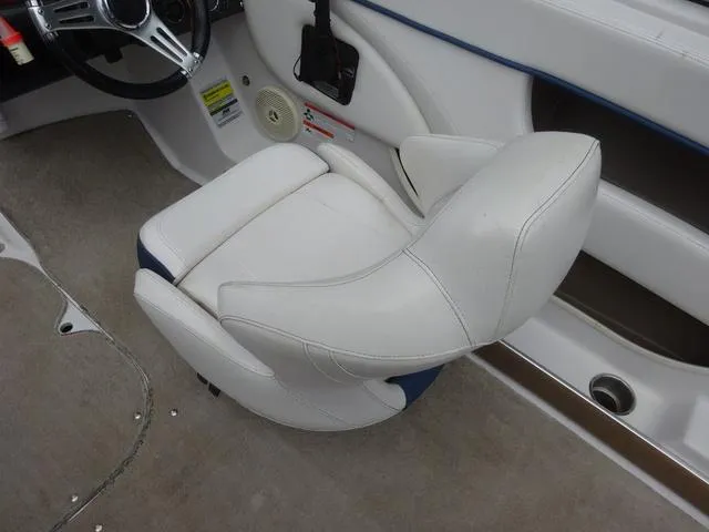 Slide: The Image of Four Winns H210 2010 - 8