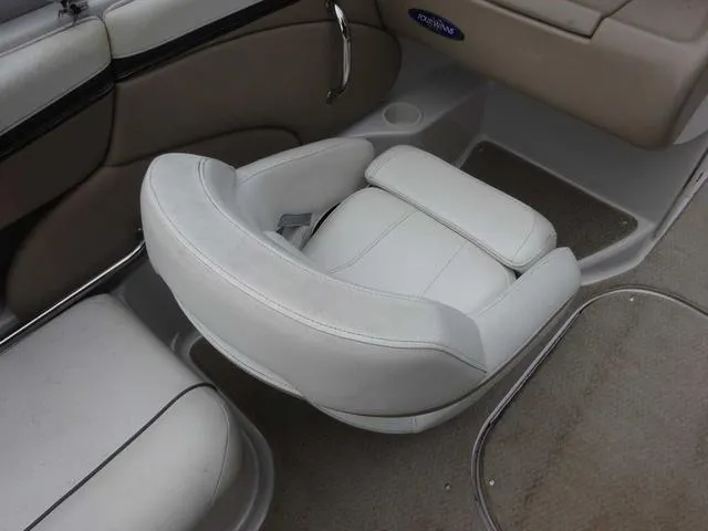 Slide: The Image of Four Winns 210 Horizon 2005 - 10