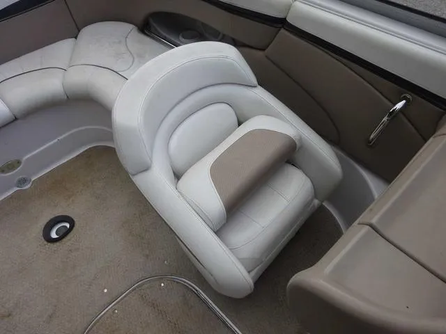 Slide: The Image of Four Winns 210 Horizon 2005 - 12