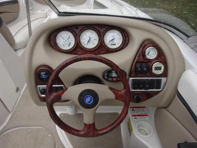 Slide: The Image of Four Winns 210 Horizon 2005 - 13