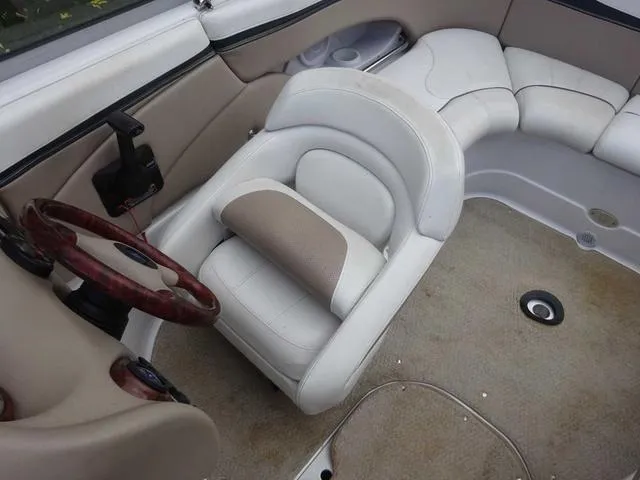 Slide: The Image of Four Winns 210 Horizon 2005 - 9