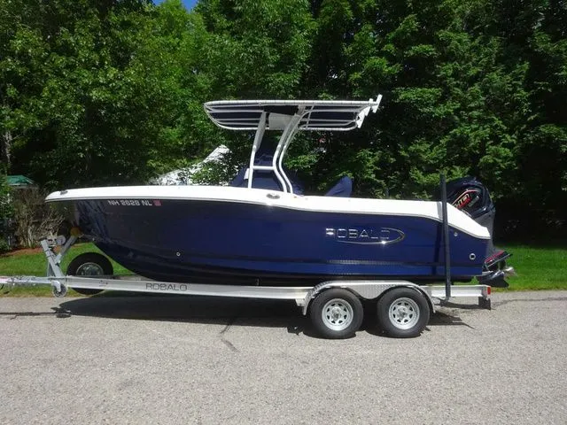 The Image of Robalo R202 Explorer 2023 - 1