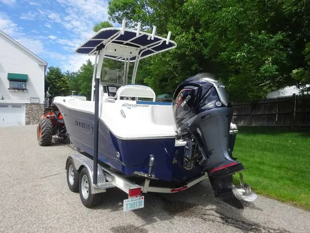 Slide: The Image of Robalo R202 Explorer 2023 - 6