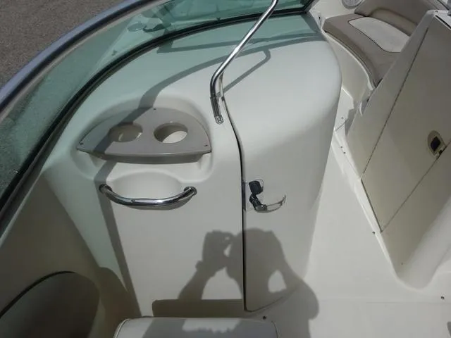 Slide: The Image of Sea Ray 220 Sundeck 2004 - 16