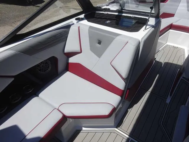 Slide: The Image of Nautique Super Air Nautique S23 2023 - 12