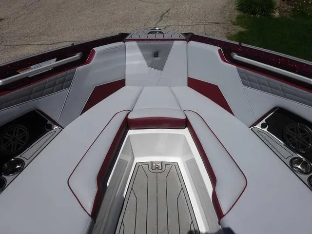 Slide: The Image of Nautique Super Air Nautique S23 2023 - 16