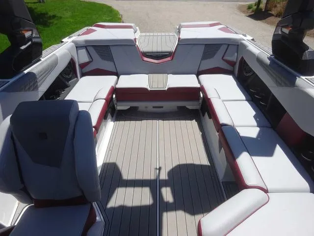 Slide: The Image of Nautique Super Air Nautique S23 2023 - 17