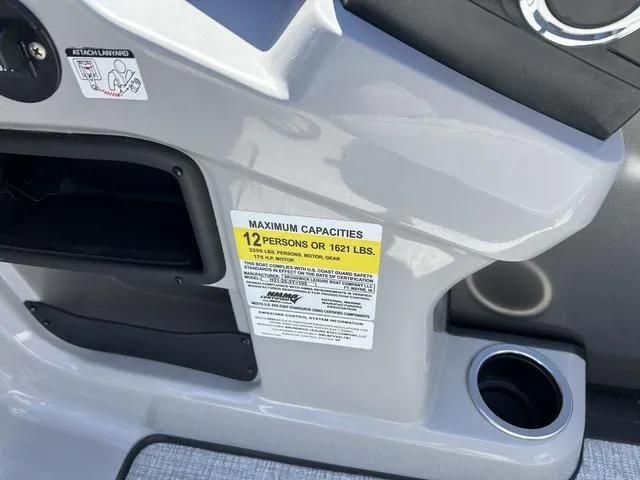 Slide: The Image of Harris Cruiser 210 2024 - 11