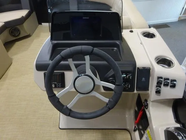 Slide: The Image of Harris Cruiser 210 2024 - 11