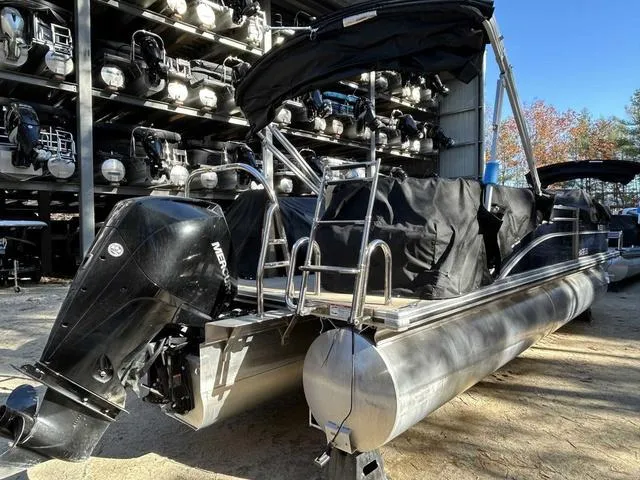 Slide: The Image of Harris Cruiser 250 2021 - 3