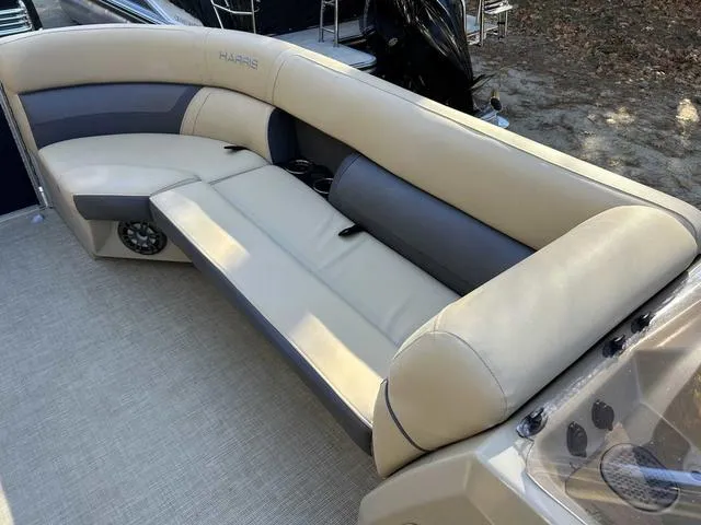 Slide: The Image of Harris Cruiser 250 2021 - 4