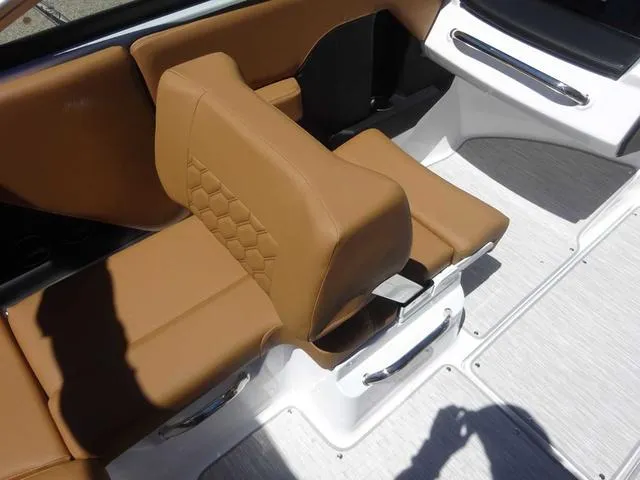 Slide: The Image of Four Winns H2 2025 - 11