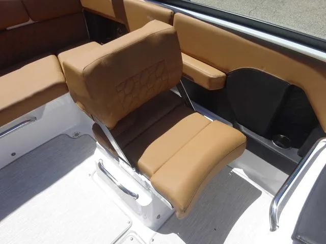 Slide: The Image of Four Winns H2 2025 - 12