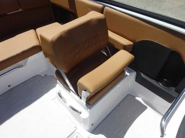 Slide: The Image of Four Winns H2 2025 - 13