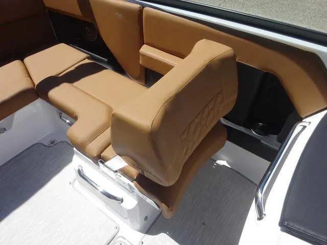 Slide: The Image of Four Winns H2 2025 - 14