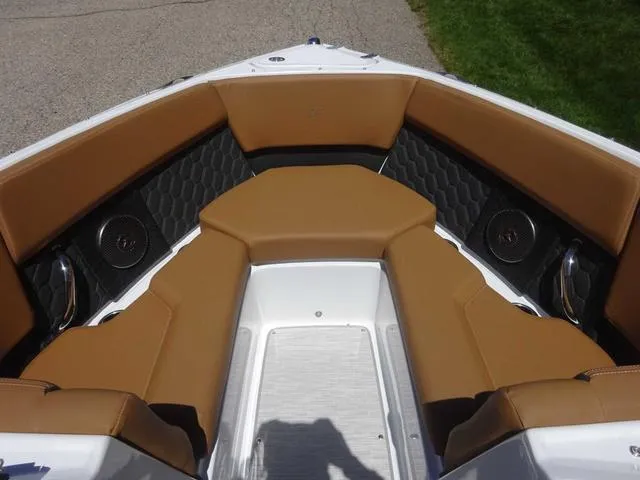 Slide: The Image of Four Winns H2 2025 - 20