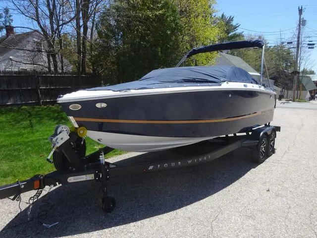 Slide: The Image of Four Winns H2 2025 - 3