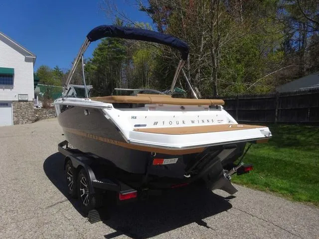 Slide: The Image of Four Winns H2 2025 - 6